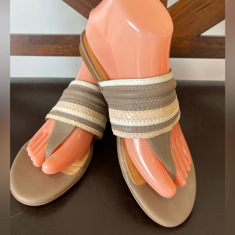 Nurture women's size 8 leather sandals neutral summer office casual slide on